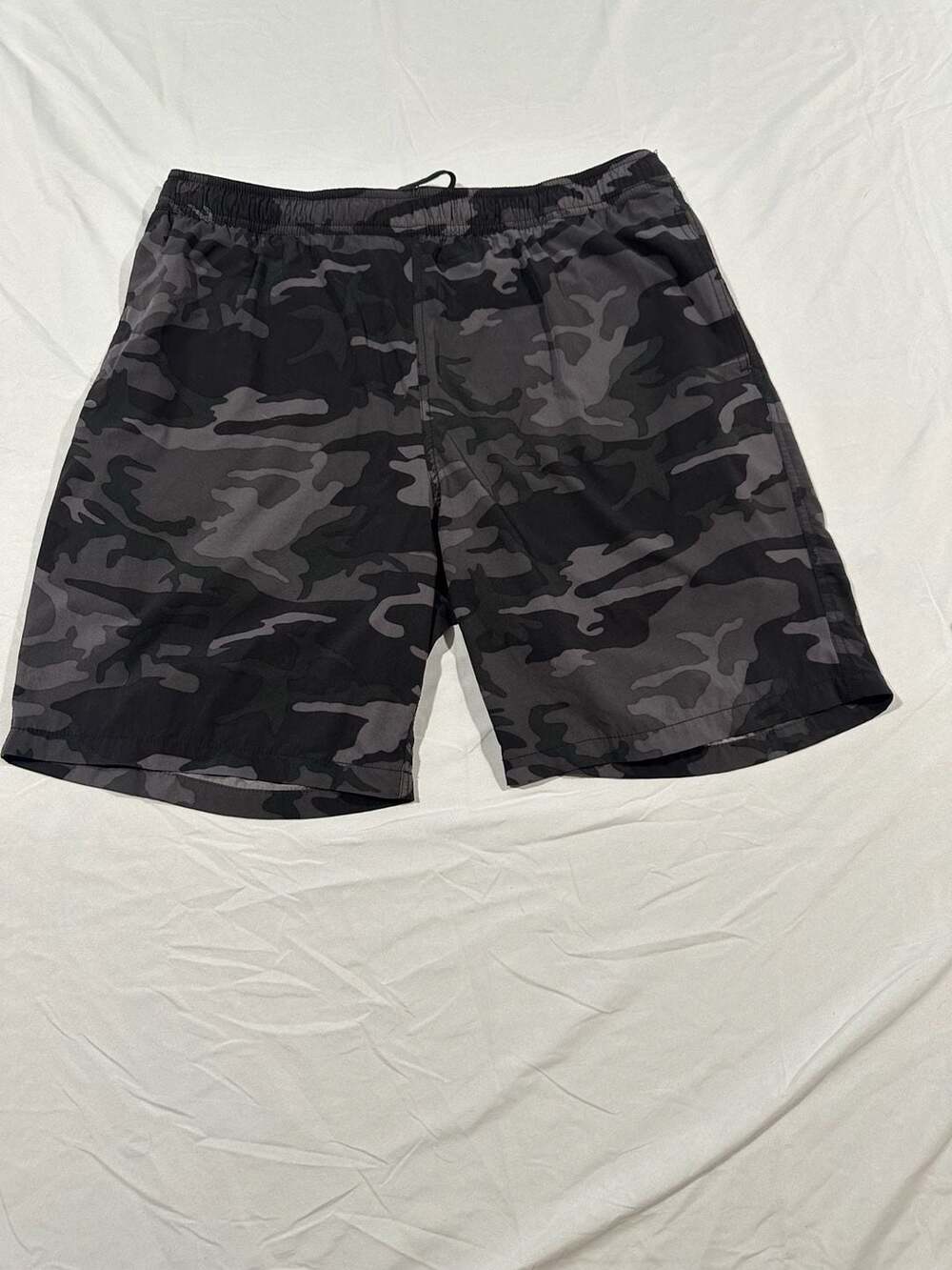 Kirkland Signature Swim Shorts in Black Camo men’s size L